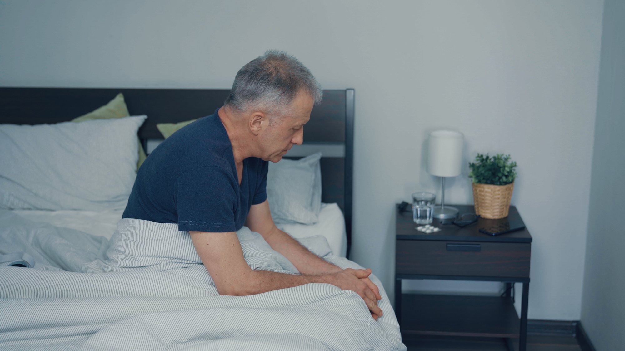 What causes dizziness in an elderly person? Causes and solutions